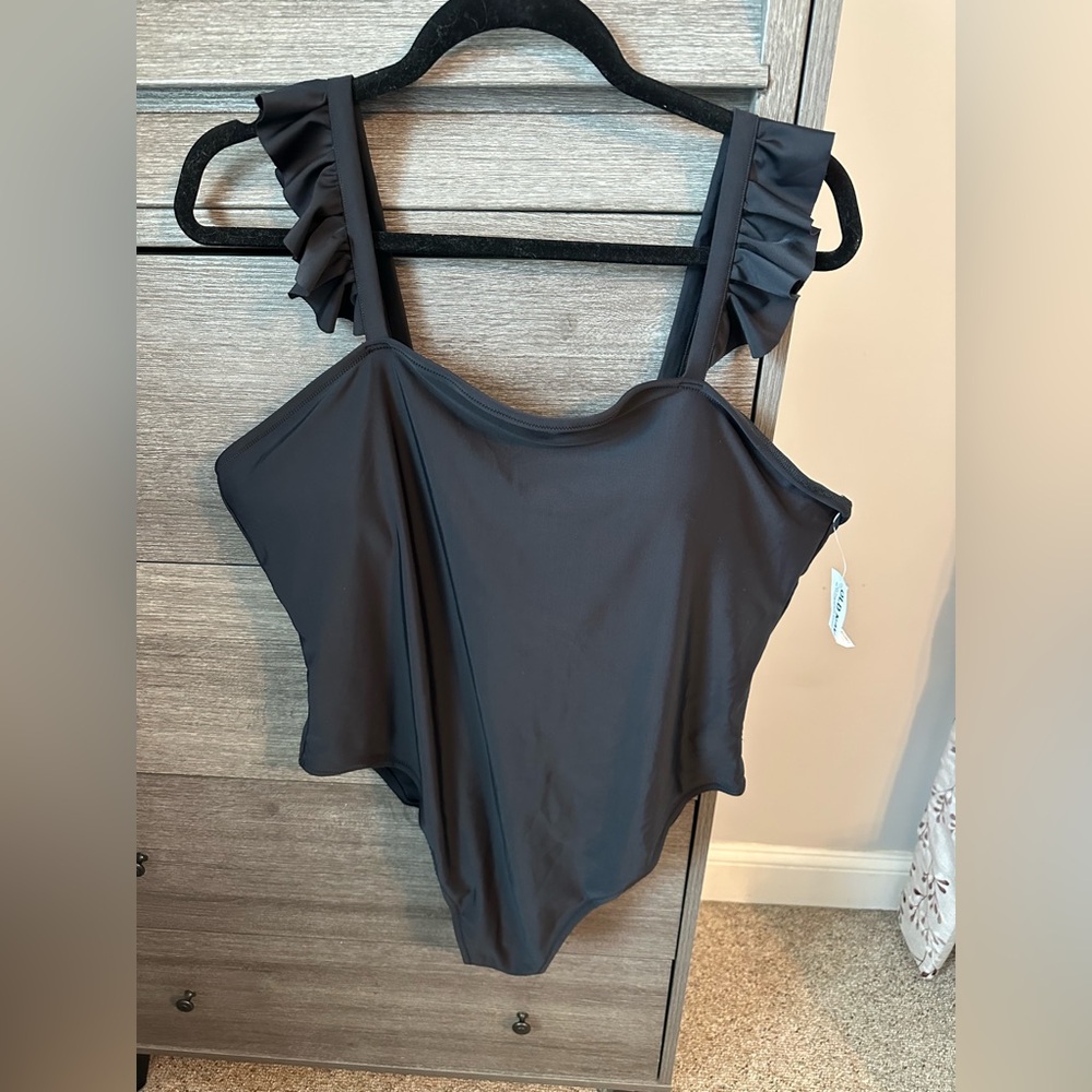 Old Navy Women's Ruffle One-Piece Swimsuit - Dark Gray